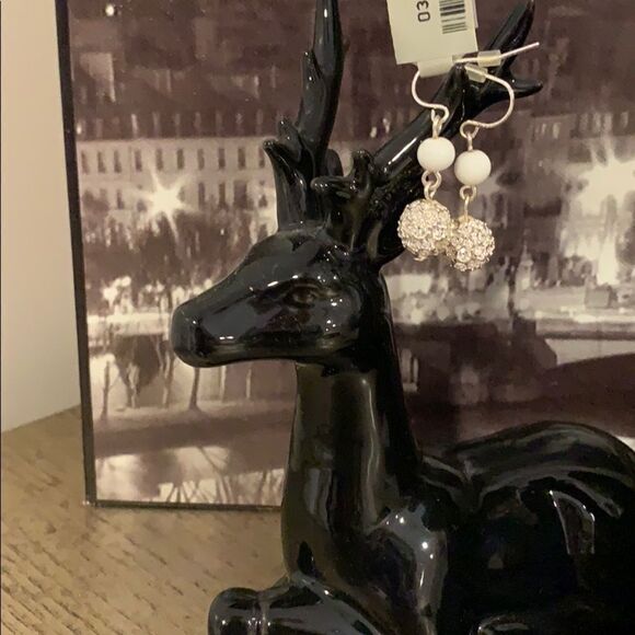 🎉1 hr sale🎉Cache earring ✨ - Picture 1 of 3